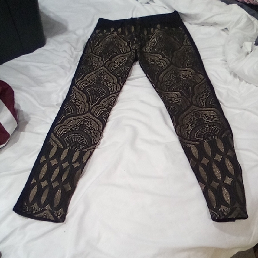 Elegant Black and Gold Skinny Jeans
